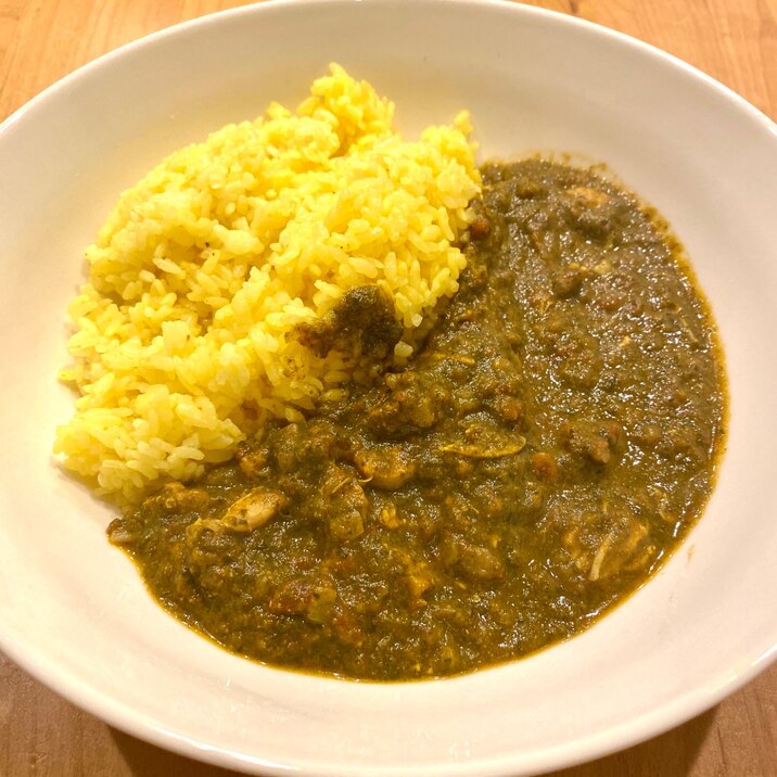 チキンとほうれん草のカレー（サグチキン）